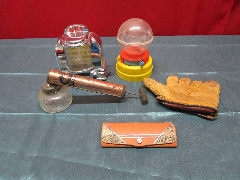 lot 8299 image: Lot of Random items