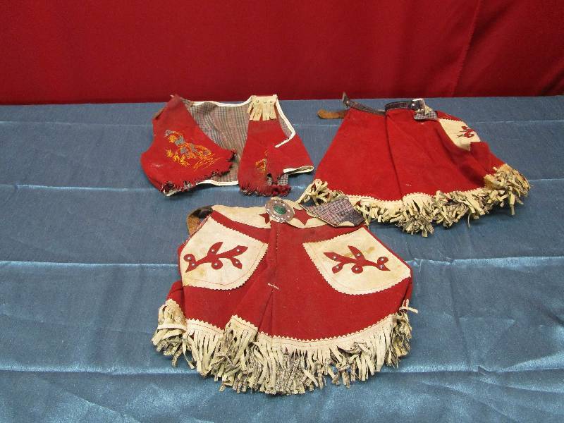 lot 8289 image: Vintage girls Rodeo outfit