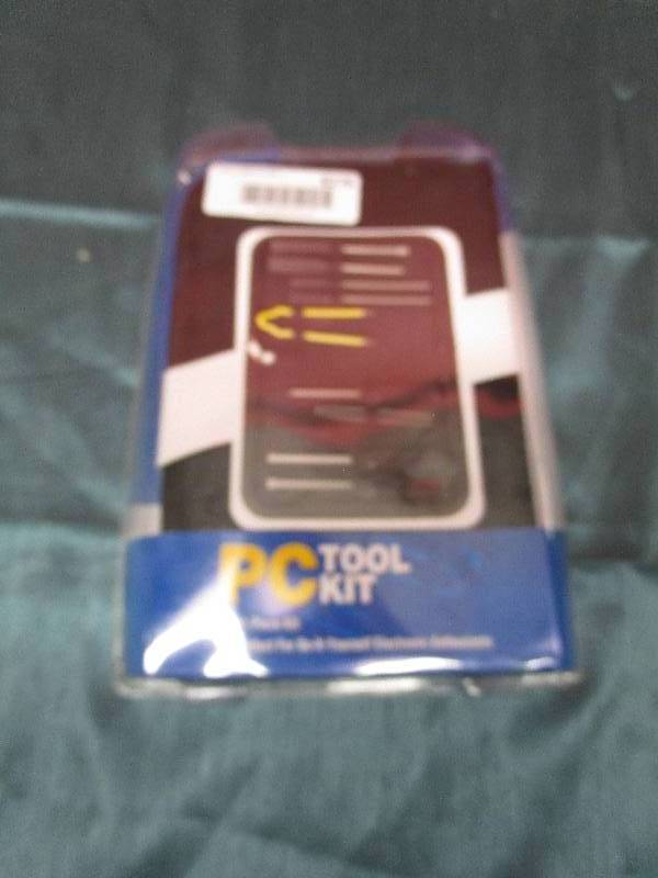 lot 8276 image: PC tool kit