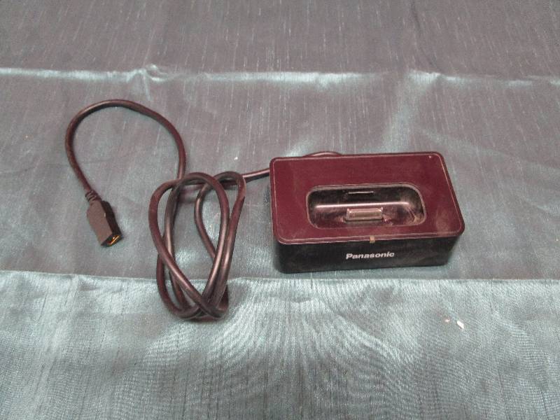 lot 8274 image: Universal dock for iPods