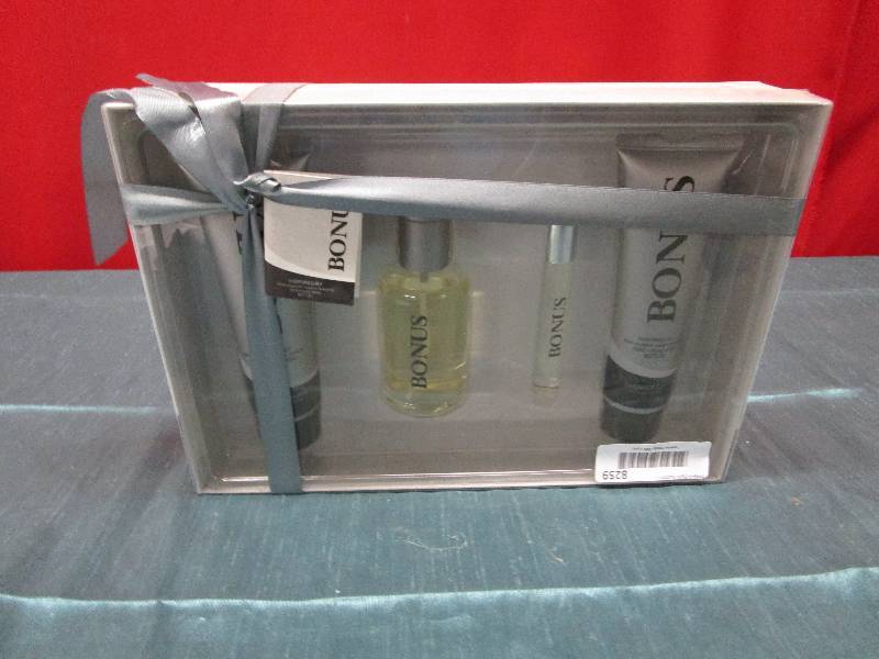 lot 8259 image: Mens cologne gift set