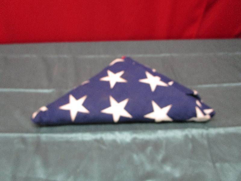 lot 8242 image: American flag