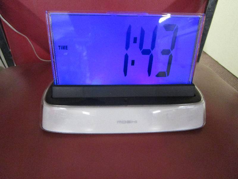 lot 8002 image: Moshi alarm clock