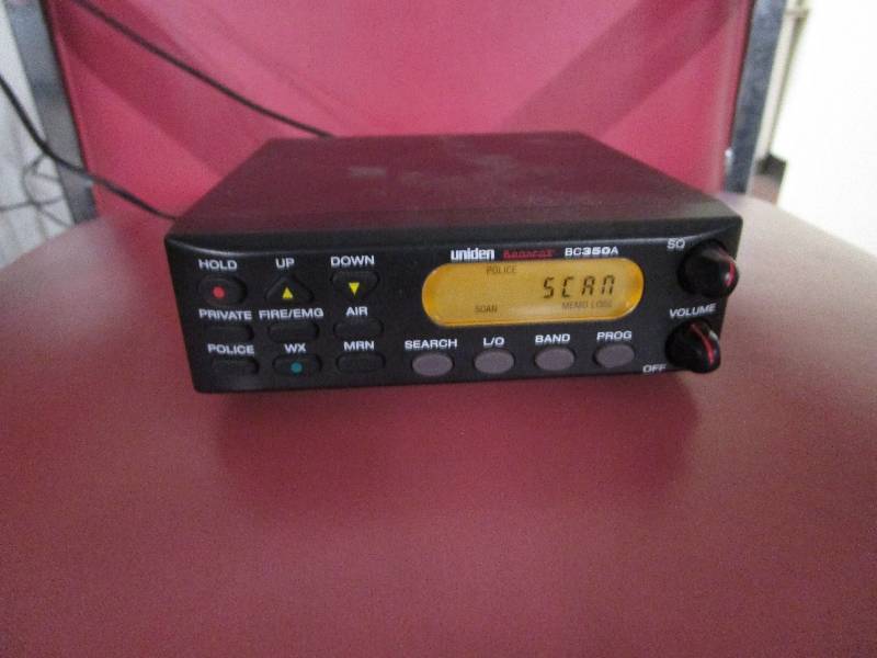 lot 8004 image: Uniden Bearcat police scanner