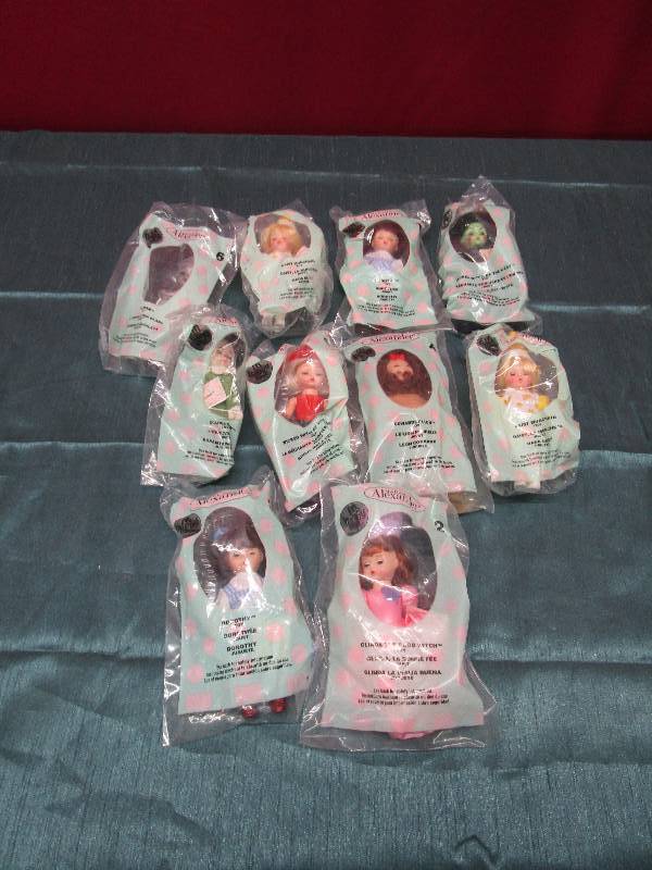 lot 8217 image: McDonalds Wizard of Oz dolls