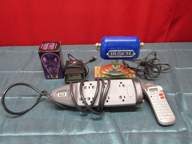 lot 8008 image: Lot of Random Items