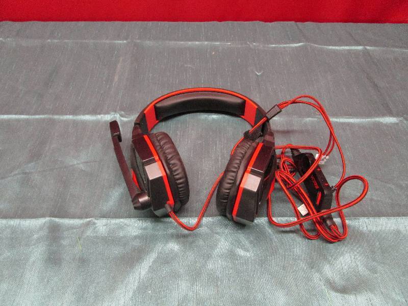 lot 8010 image: Each Gaming headphones