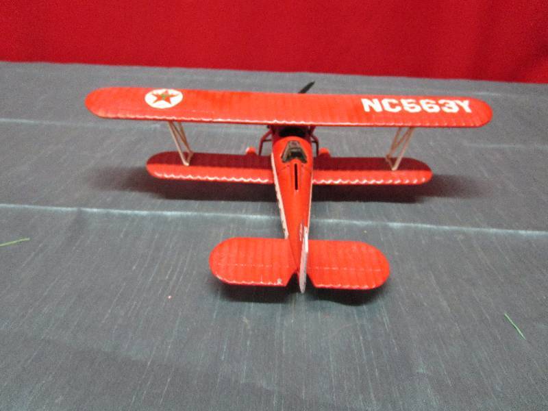 lot 8013 image: Texaco diecast metal airplane