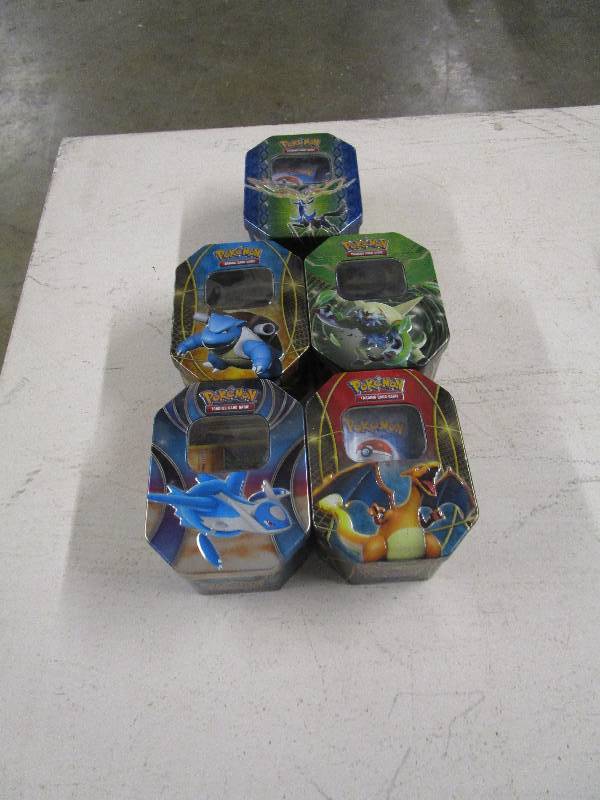 lot 8024 image: Lot of Pokemon items