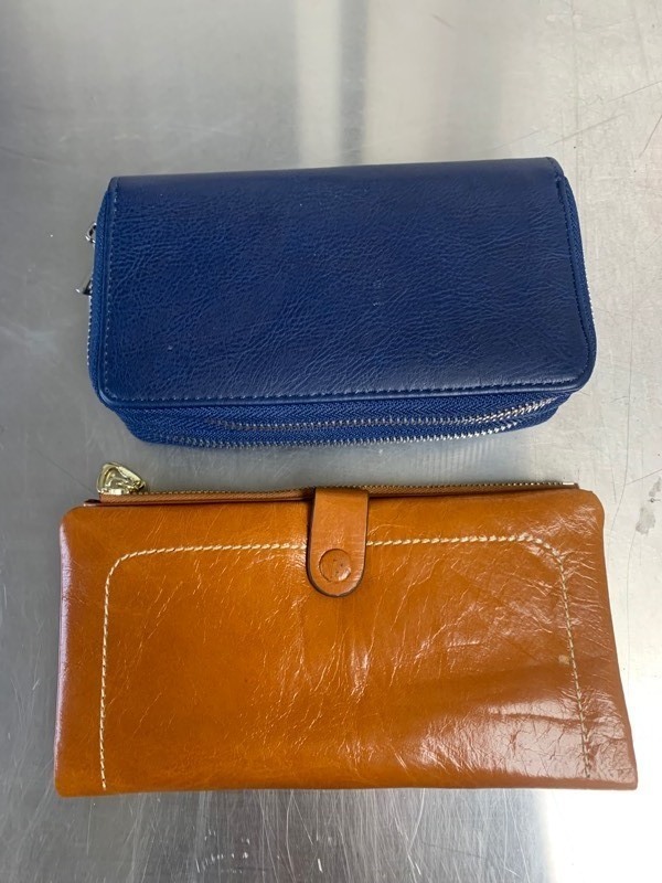 lot 208 image: 2 Womens Leather Wallets