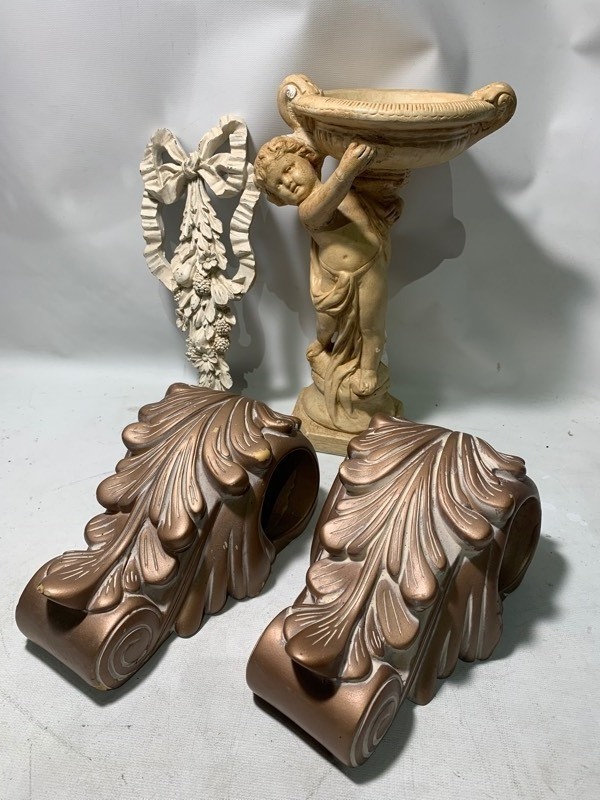 lot 217 image: Decorative Angel Baby Decor Bundle