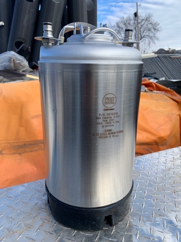 lot 260 image: 1 New NSF 3 Gallon Stainless Steel Keg