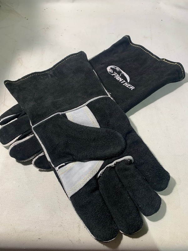 lot 317 image: New Pair of Large Industrial Thick Panther Welding Gloves