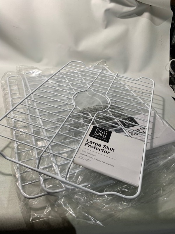 lot 439 image: 4 New Salt Brand Large Sturdy Sink Protectors