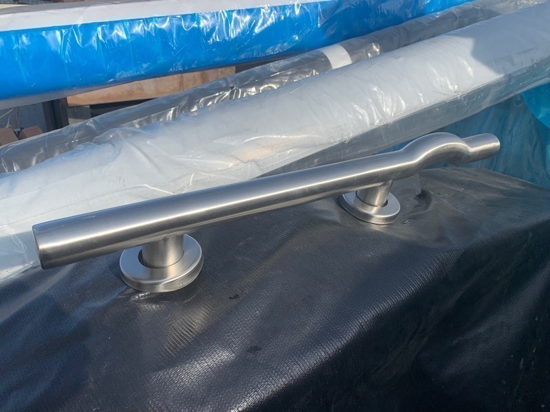 lot 451 image: 1 Stainless Steel Hand Rails 24