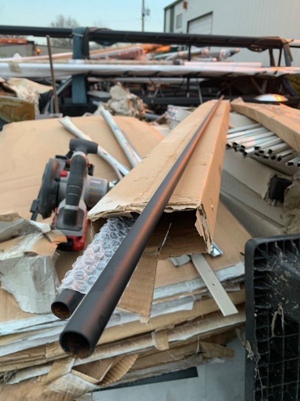 lot 512 image: 2 New 8ft Baluster Pieces Half Inch