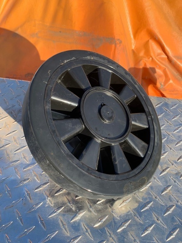 lot 129 image: 10 Heavy Duty 10 Plastic Wheels