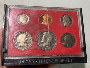 lot 64 image: United States 1981 Coin Proof Set