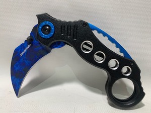 lot 42 image: New Shubhada Tactical 3.5 Sharp Claw Pocket Knife, Blue