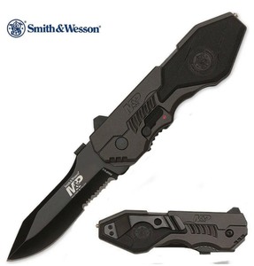 lot 43 image: The M&P� M.A.G.I.C. Smith and Wesson Black Stainless Steel Assisted Opening Knife w Safety Lock