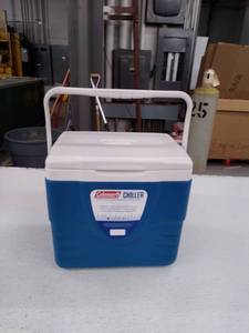 lot 67053 image: Coleman Chiller personal cooler
