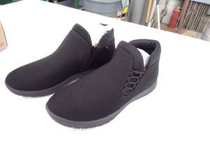 lot 67062 image: Clarks Cloudsteppers Washable Knit Bootie, womens 8.5 W
