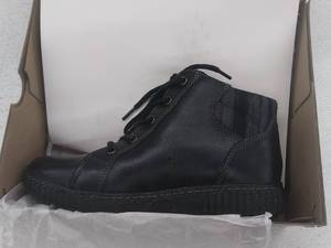 lot 67162 image: Clarks Collection Leather Lace-Up Ankle Boots, 8.5 Medium