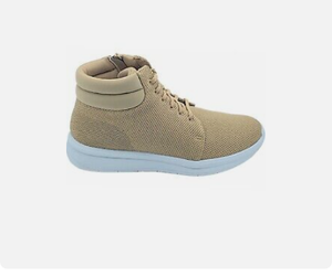lot 67236 image: Clarks Cloudsteppers Washable Knit Boots, Sand. 8-12 Medium.