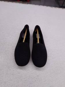 lot 67269 image: Clarks Cloudsteppers washable knit slip-ons, black, wens 6.5 M