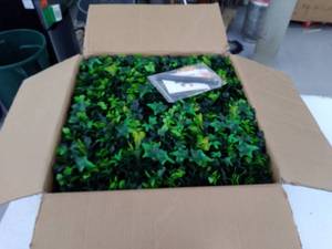 lot 67276 image: ULand artificial decorative green squares, 20 x 20
