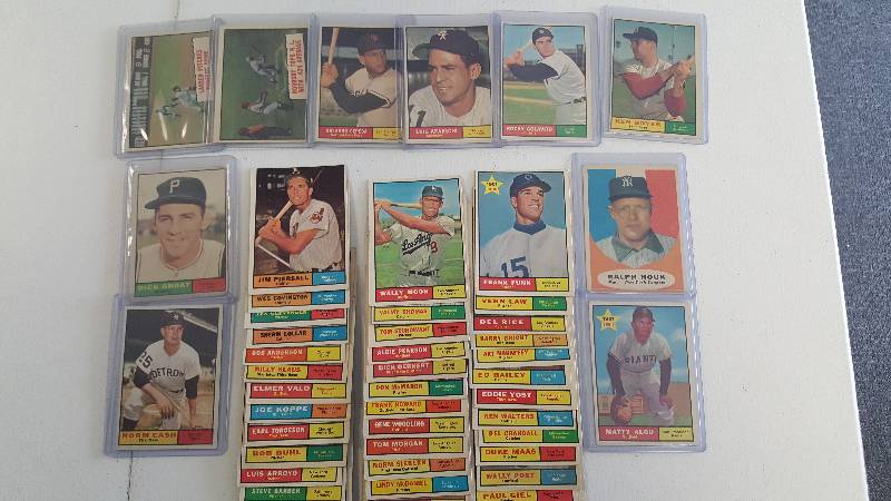 lot 2014 image: 1961 Topps Lot of 60 Baseball Cards w Stars and HOFers Cepeda Aparico
