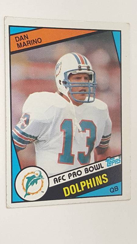 lot 2062 image: 1984 Topps Dan Marino #123 Original Rookie Card Miami Dolphins HOF