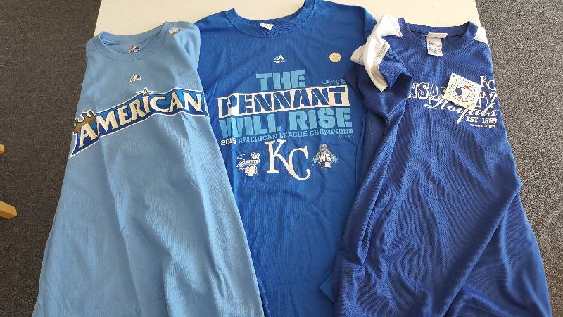 lot 2083 image: Kansas City Royals Mens World Series Postseason & All-Star T-Shirts Size LG-XL New Tags Lot of 3
