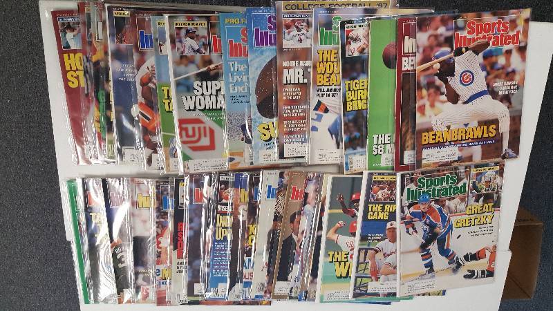 lot 2093 image: Lot of 72 Vintage Issues of Sports Illustrated 1987 & 1988 Wayne Gretzky, Ozzie Smith, Larry Bird & More