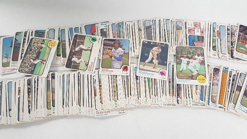 lot 2106 image: 1973 Topps Baseball Card Lot Starter Set with Duplicates Over 350 Cards Total