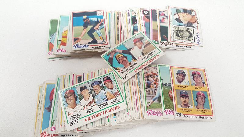 lot 2110 image: 1978 Topps Baseball Card Lot Starter Set with Duplicates Over 125 Cards Total