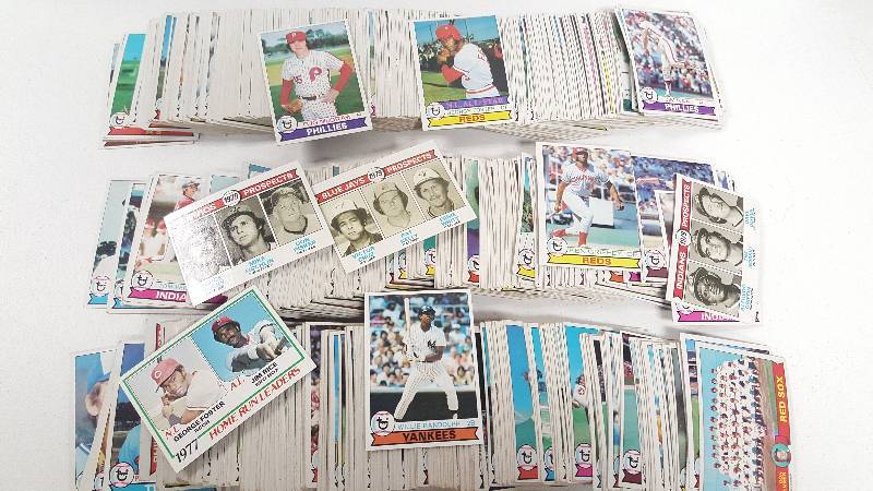 lot 2111 image: 1979 Topps Baseball Card Lot Starter Set with Duplicates Over 700 Cards Total