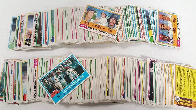 lot 2113 image: 1981 Topps Baseball Card Lot Starter Set with Duplicates Over 350 Cards Total