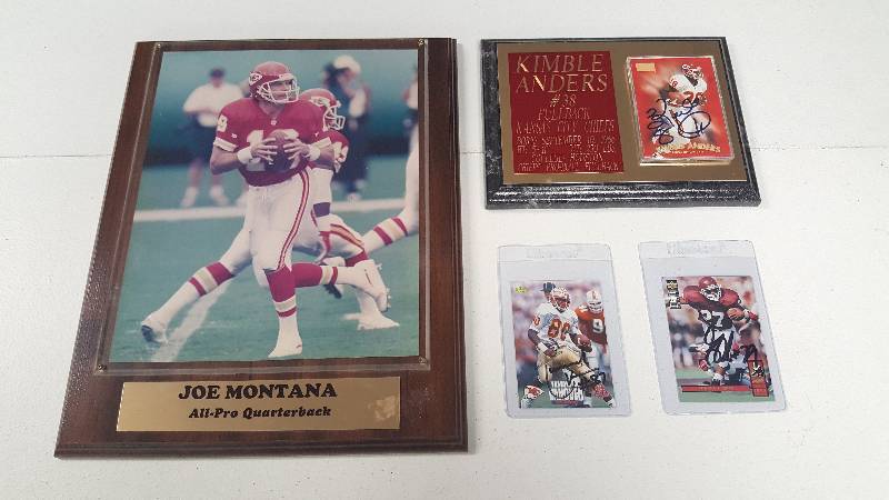lot 2073A image: Kansas City Chiefs Joe Montana Plaque & Mixed Autograph Lot