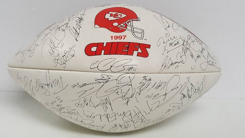 lot 2071B image: 1997 Kansas City Chiefs Laser Facsimile Printed Signature Football Derrick Thomas