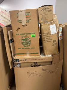 lot 48327 image: mixed AMZ returns, used, parts, damaged, kitchen items, baby items, electronics, toys and more