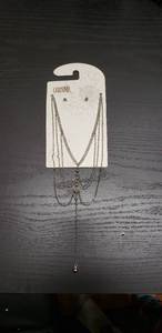 lot 64 image: Beautiful Earrings And Necklace Set