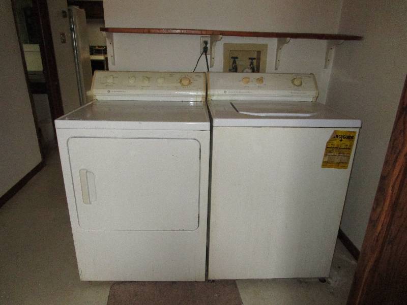 lot 101 image: Washer and Dryer combo