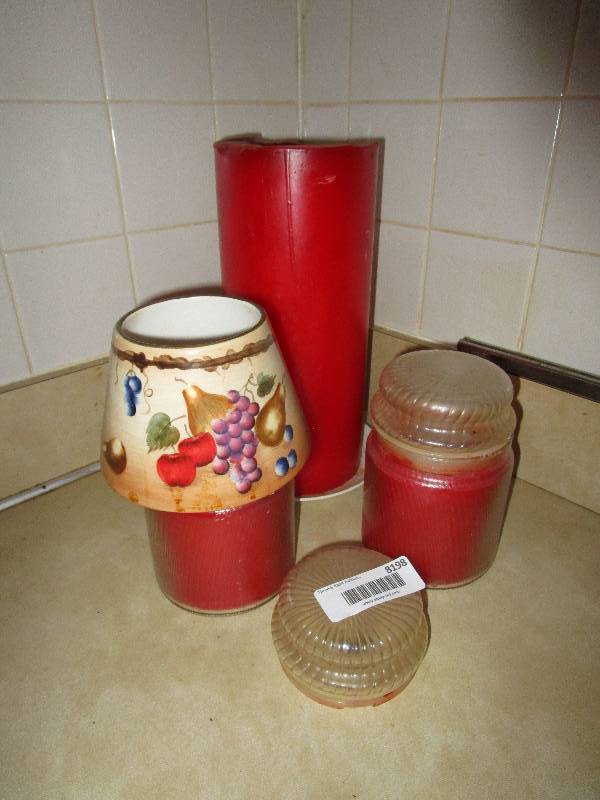 lot 8198 image: Lot of candles