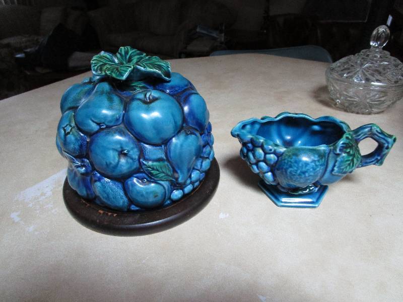 lot 8195 image: Vintage glassware