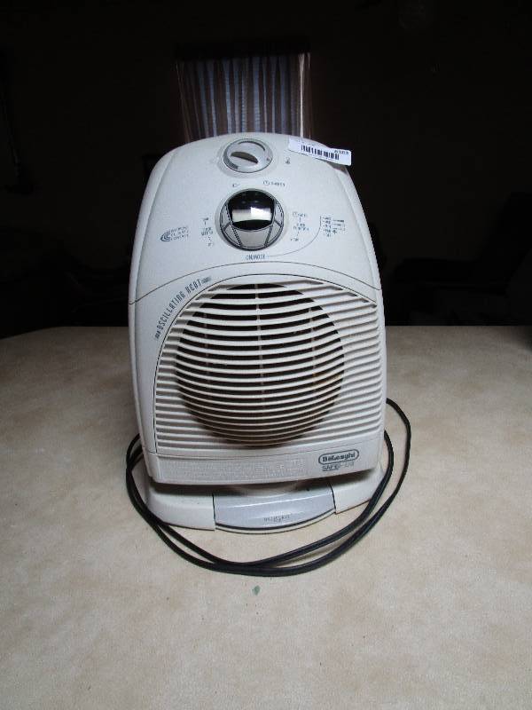 lot 8183 image: Climate control heater