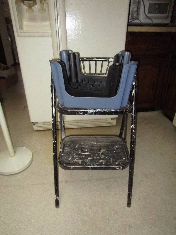 lot 8180 image: Lot of step stools
