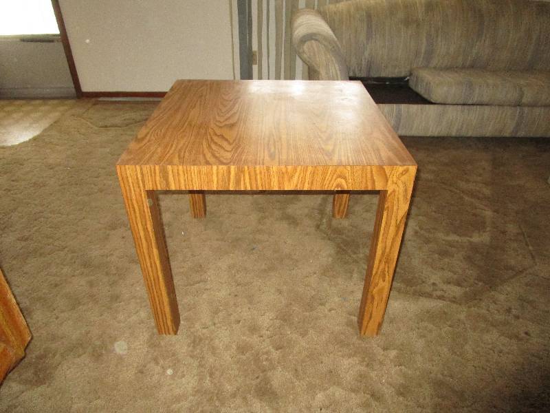 lot 118 image: Heavy duty side table