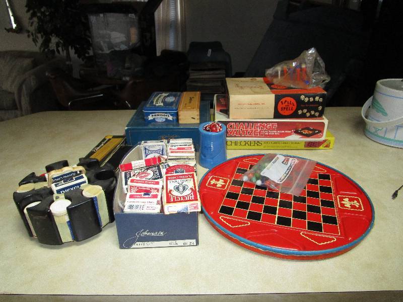 lot 8231 image: Large lot of board games and cards