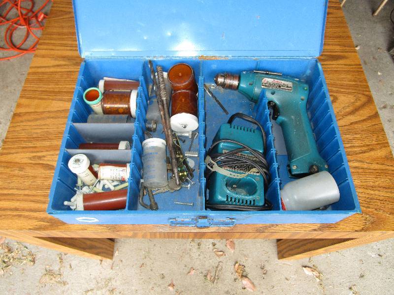lot 8224 image: Makita cordless drill